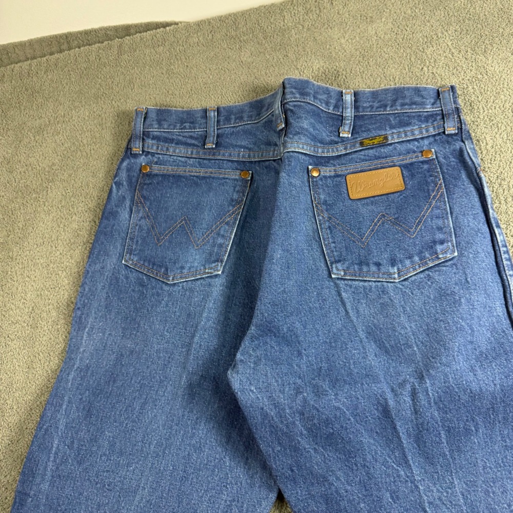 Wrangler 13MWZ Cowboy Cut Mens Blue Straight Leg Jeans Made in USA 35x32